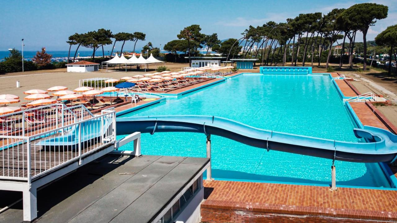 Villaggio Torre Marina Marina di Massa Exterior foto